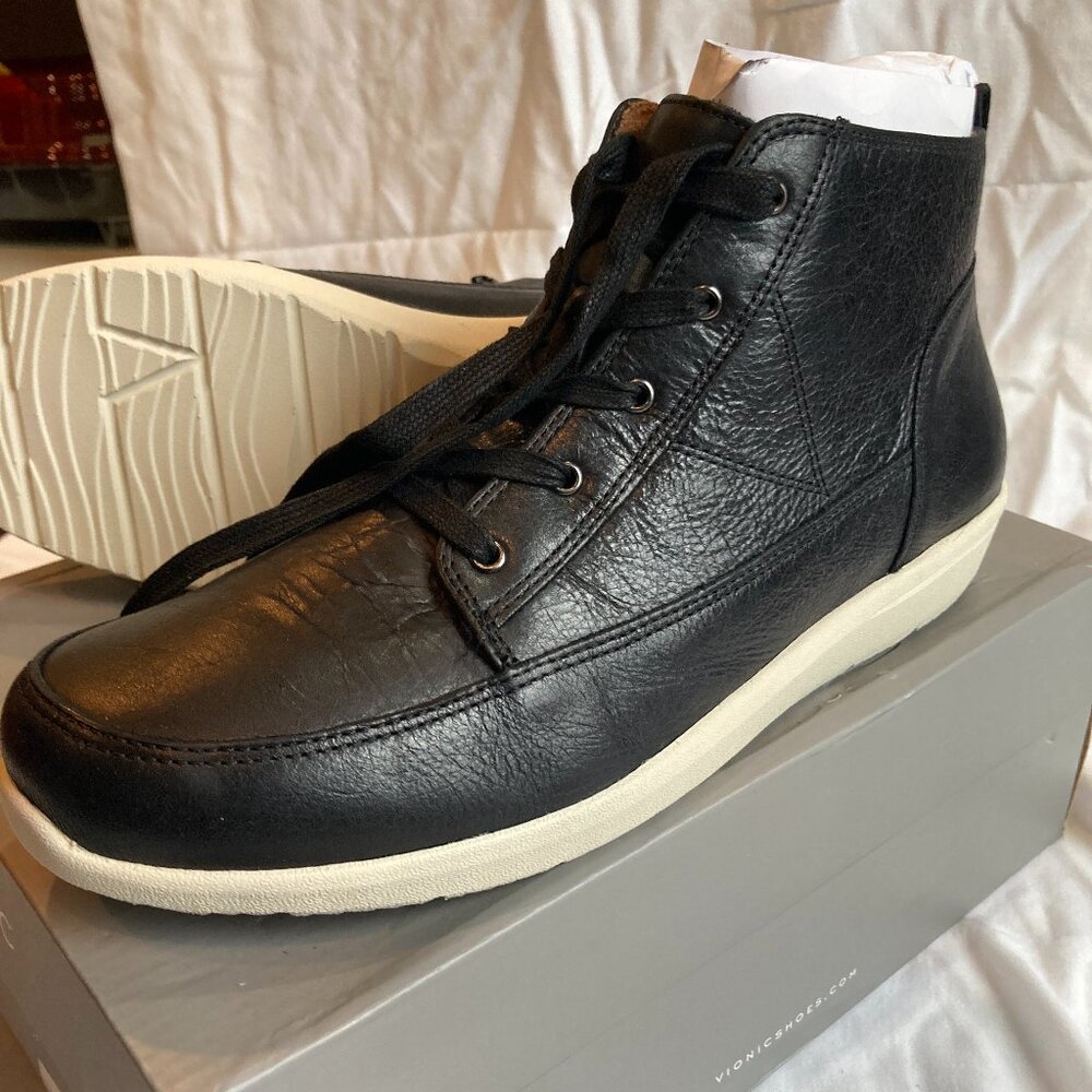 NIB Vionic Shawna High-top Sneakers W11